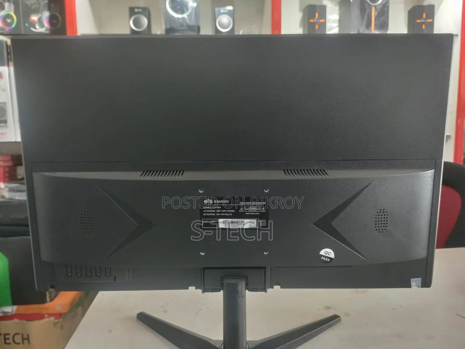 GIGASONIC RB-G20S-400C 20" LED Monitor