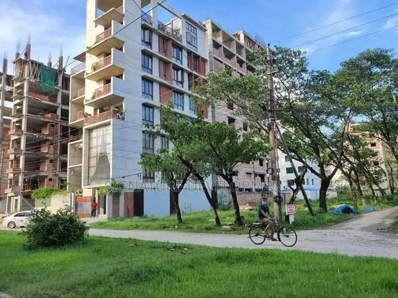 L-Block|| 3 Katha||Southfacing|| Plot for Sale In Bashundhara R/A