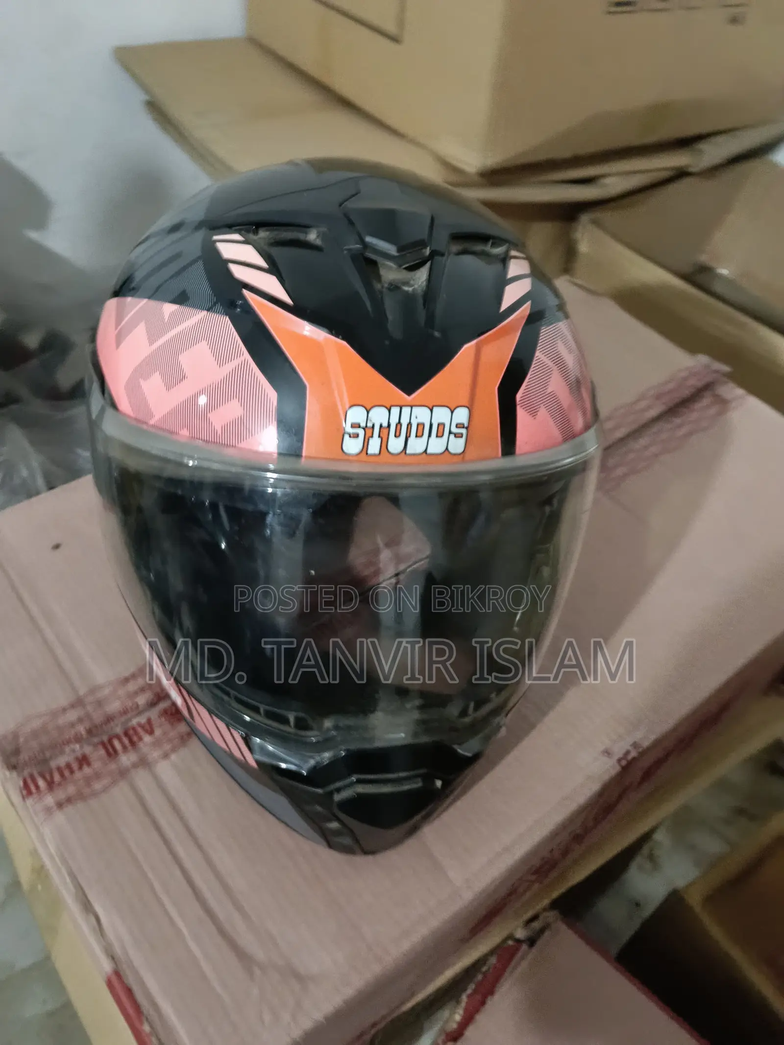 Studios helmet