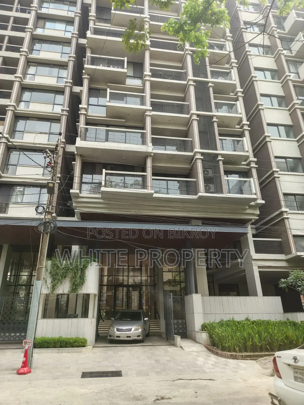 Santa Luxurious Apartment sale at Bashundhara R/A