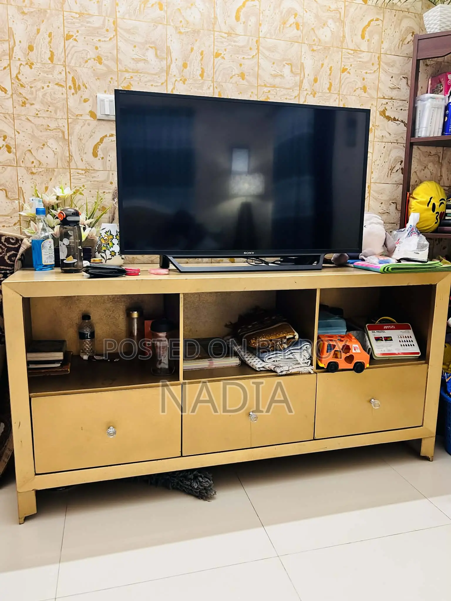 TV Corner Stand