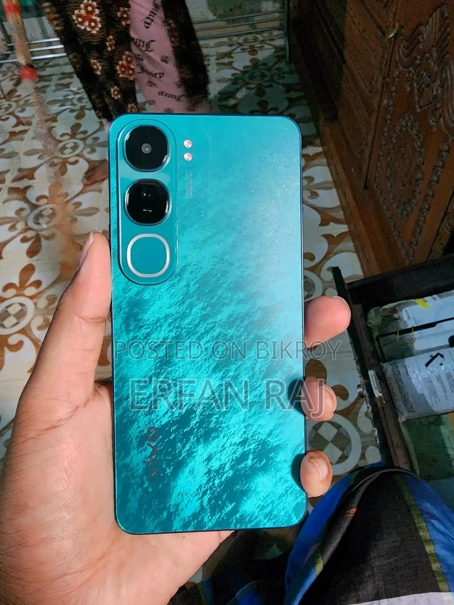Vivo y300 8/128 (Used)