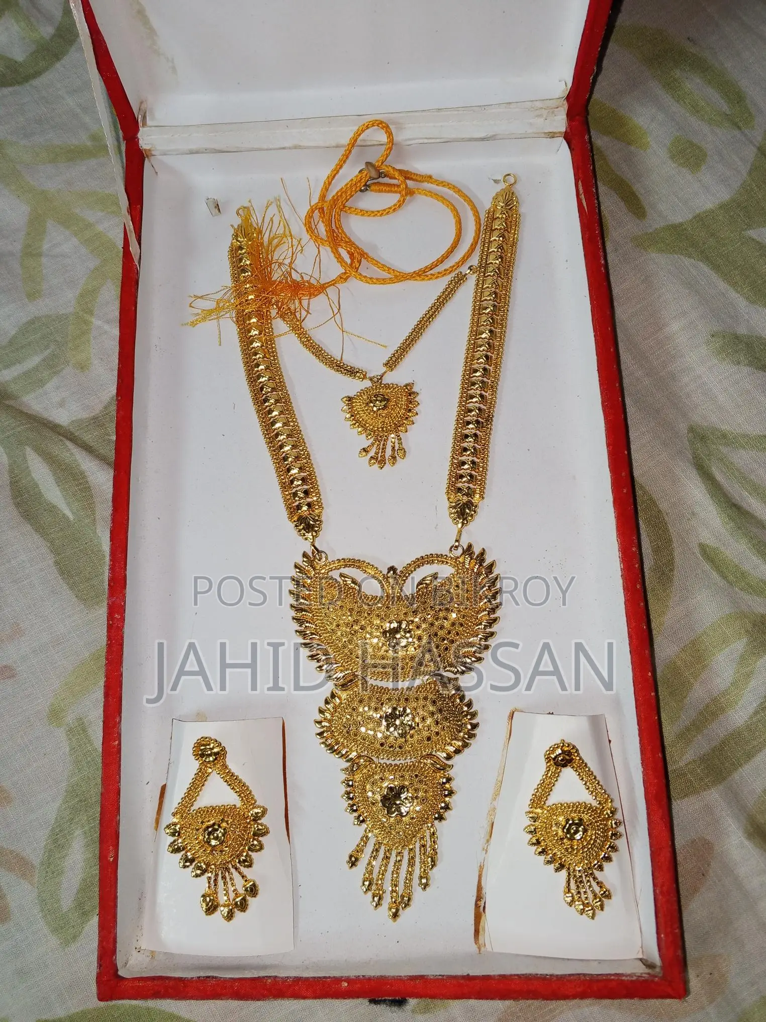 নেকলেস সেট কানের দুলসহ
