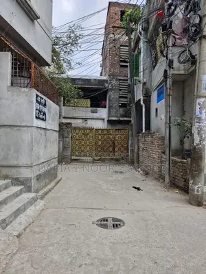 গোড়ান পাকা জামে মসজিদের পাশে ৫ কাঠা জমির উপর পুরাতন বাড়ি বিক্রি হবে