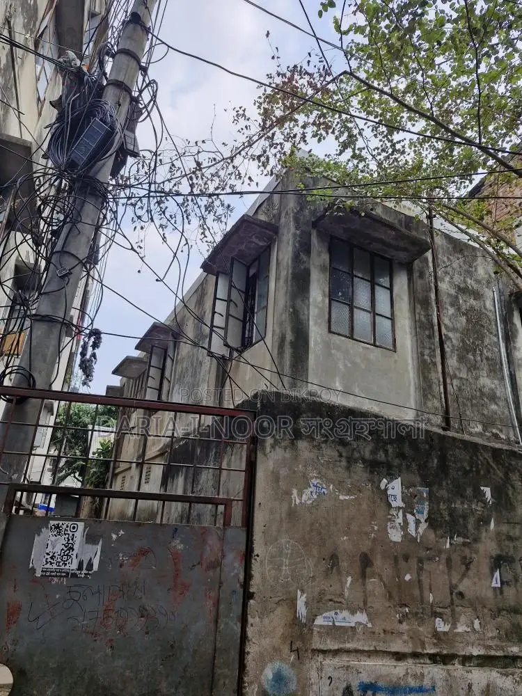 গোড়ান পাকা জামে মসজিদের পাশে ৫ কাঠা জমির উপর পুরাতন বাড়ি বিক্রি হবে