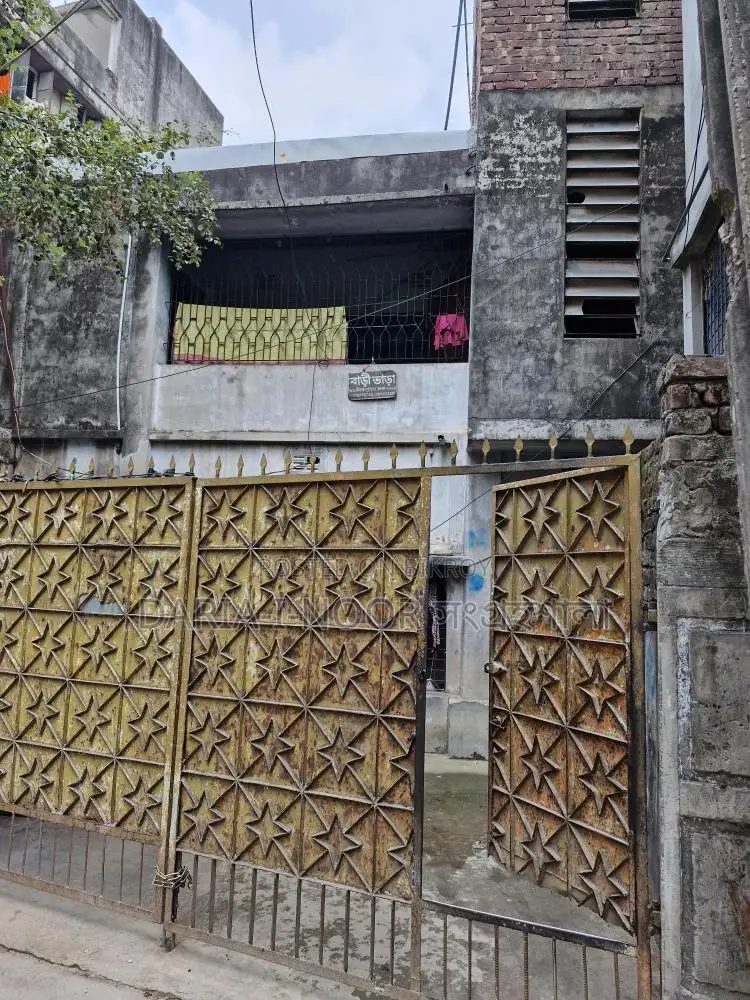 গোড়ান পাকা জামে মসজিদের পাশে ৫ কাঠা জমির উপর পুরাতন বাড়ি বিক্রি হবে