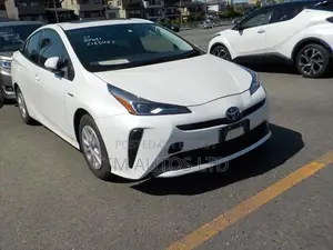Toyota Prius S PKG 4.0 PEARL 2020