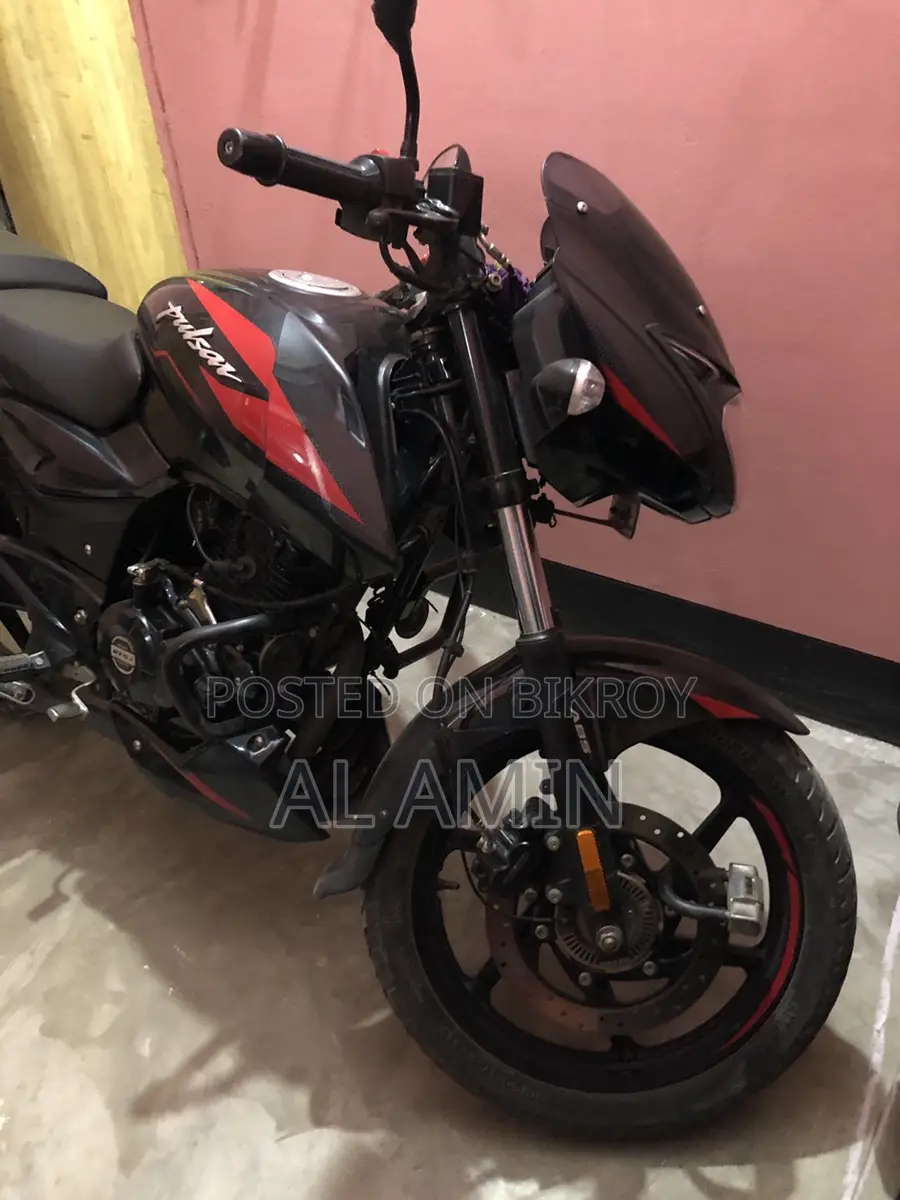 Bajaj Pulsar 150 . 2023