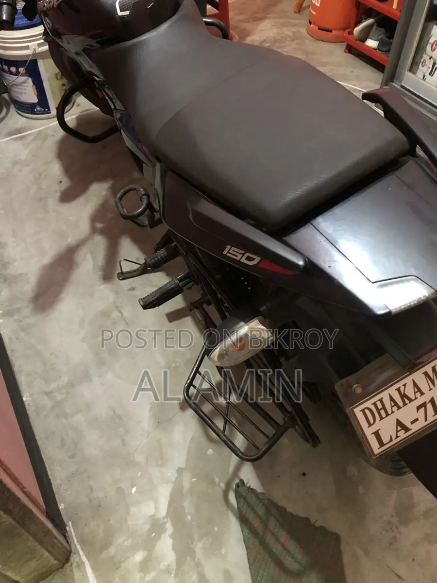 Bajaj Pulsar 150 . 2023