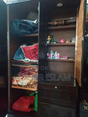 ড্রেসিং আলমারি