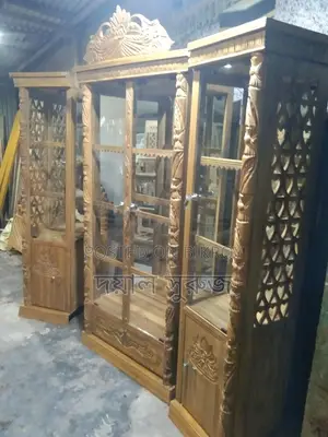 নিউ গ্লাস কেবিনের্ট