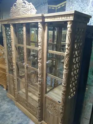 নিউ গ্লাস কেবিনের্ট