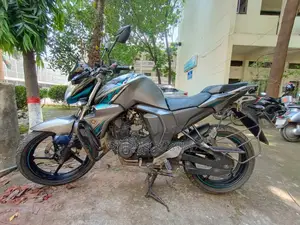 Yamaha FZS 2017