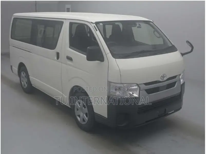 Toyota Hiace DX 2021