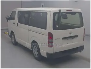 Toyota Hiace DX 2021