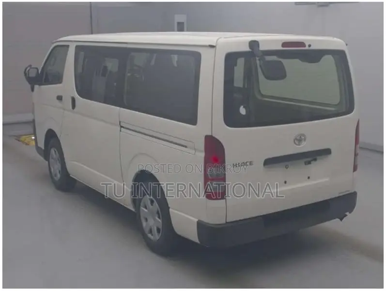 Toyota Hiace DX 2021