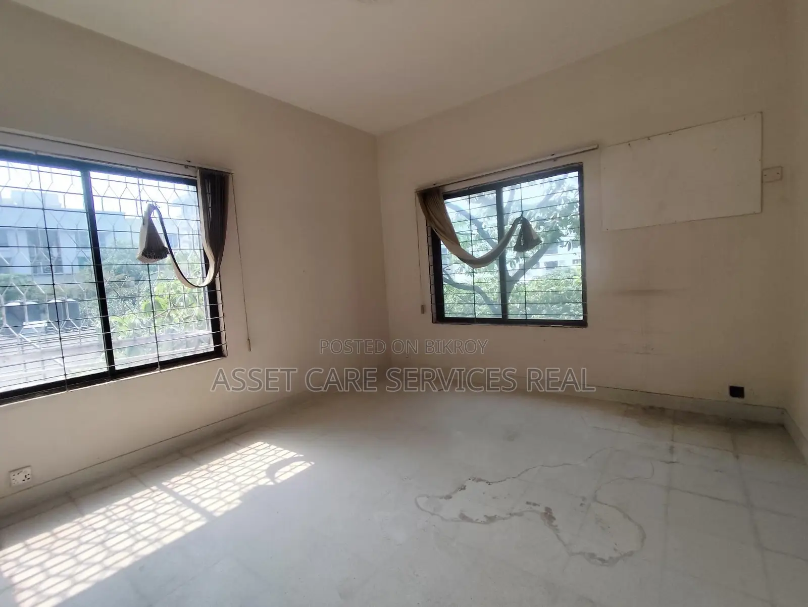 2250-Sqft Office Space for Rent in Baridhara Diplomatic Zone
