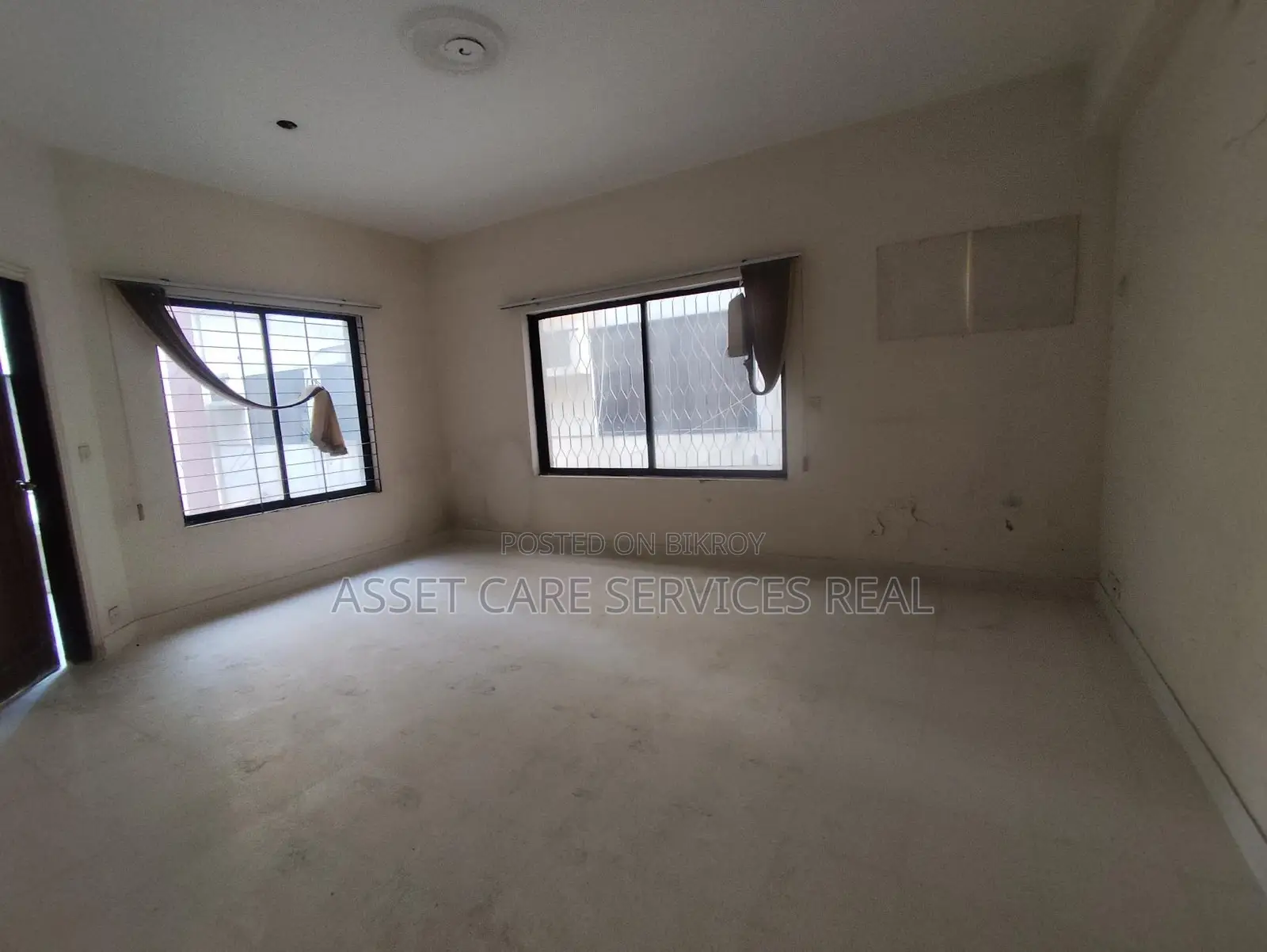 2250-Sqft Office Space for Rent in Baridhara Diplomatic Zone