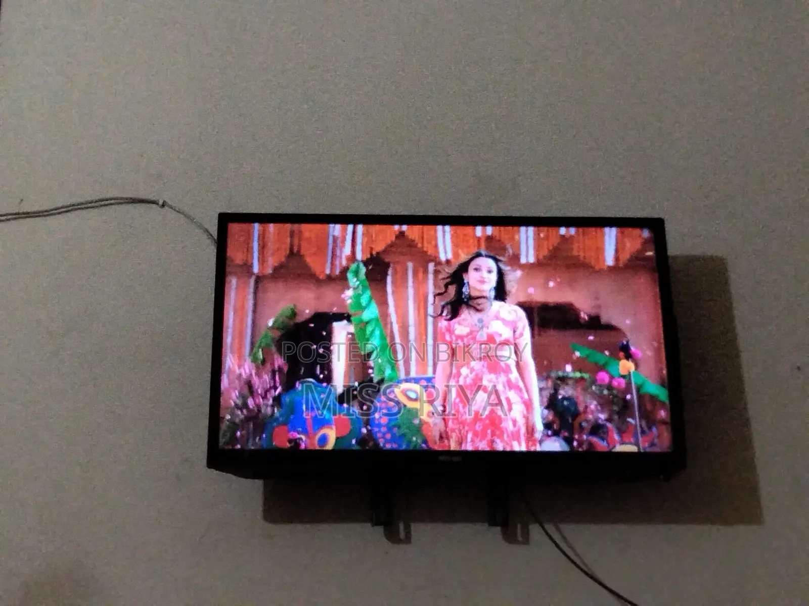 32" Wicon Smart TV