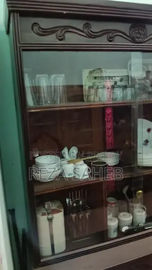 সেগুন কাঠের শোকেস
