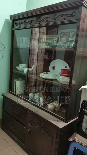 সেগুন কাঠের শোকেস