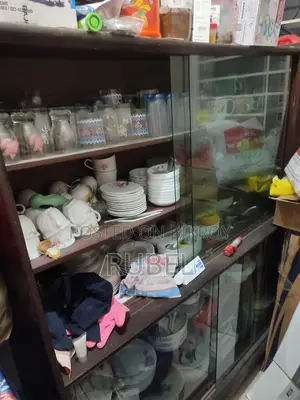 Showcases Sell