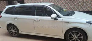 Toyota Fielder WXB HYBRID 2015