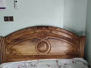 ৫.৫- ৭ ফিটের মেহগনি কাঠের খাট বিক্রয়