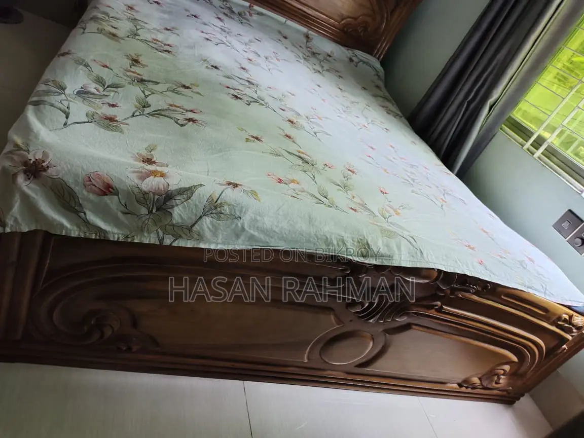 ৫.৫- ৭ ফিটের মেহগনি কাঠের খাট বিক্রয়