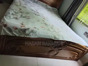 ৫.৫- ৭ ফিটের মেহগনি কাঠের খাট বিক্রয়