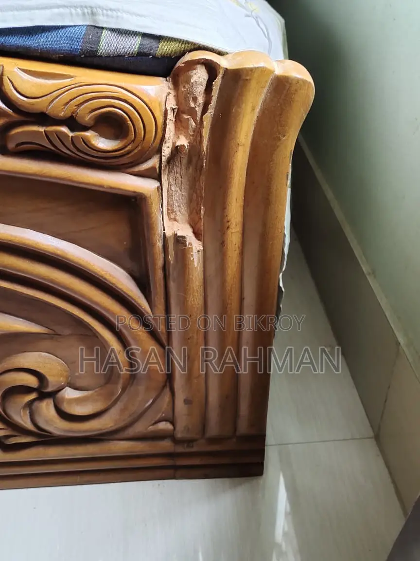 ৫.৫- ৭ ফিটের মেহগনি কাঠের খাট বিক্রয়