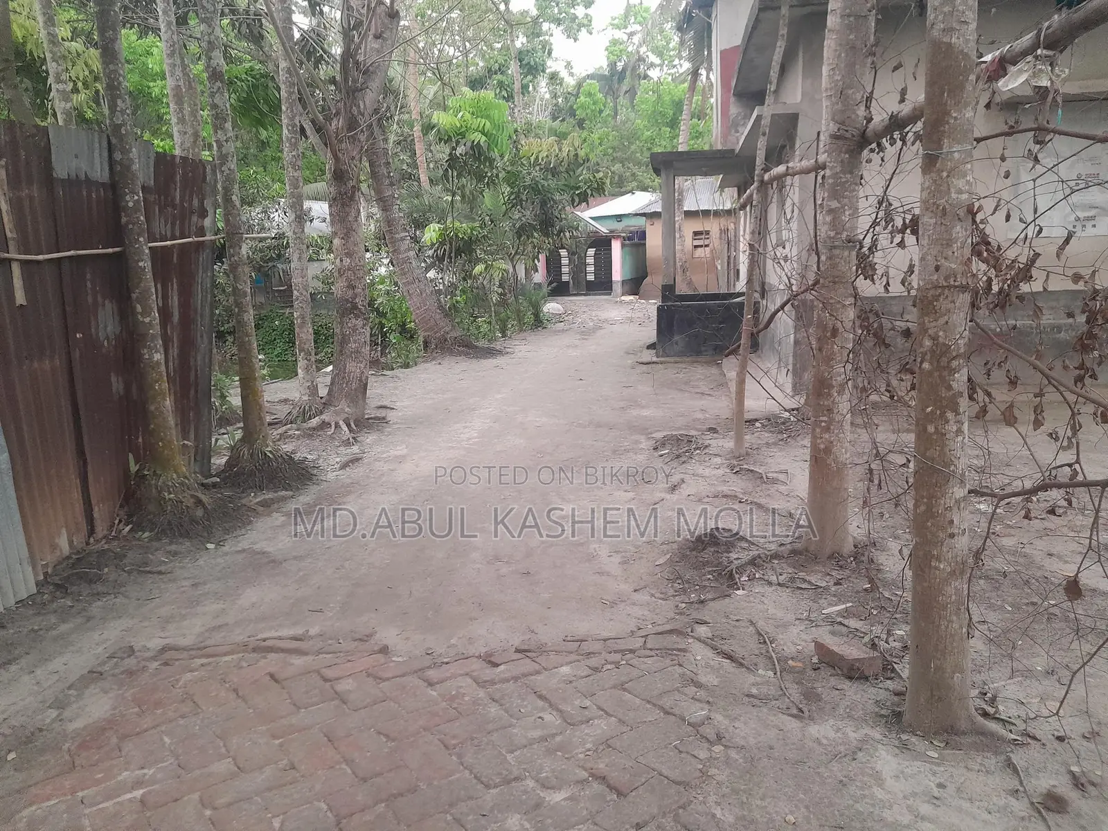 Land for sale 7.34 decimals residential area