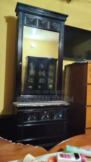 এই ড্রেসিং টেবিল বিক্রি হবে