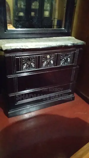 এই ড্রেসিং টেবিল বিক্রি হবে