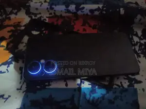 OPPO Reno 8 . (Used)