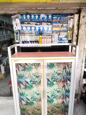 মিনি আলমারি এ্যালুমিনিয়ামের।