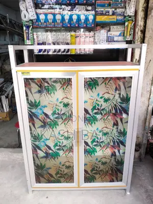 মিনি আলমারি এ্যালুমিনিয়ামের।