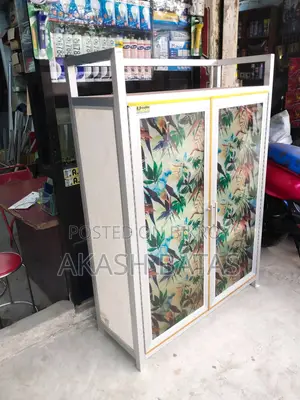 মিনি আলমারি এ্যালুমিনিয়ামের।