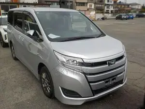 Toyota Noah X Pack. 2021