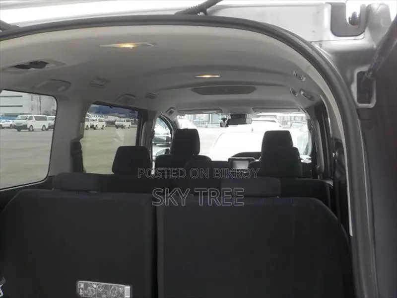 Toyota Noah X Pack. 2021