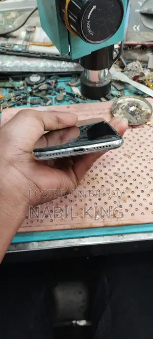 Apple iPhone X (Used)