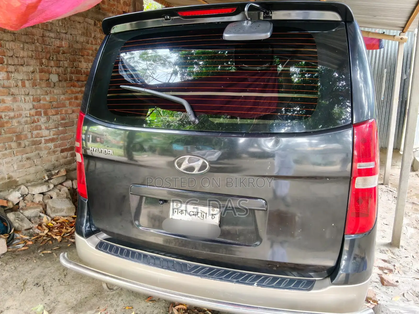 Hyundai H1 . 2012