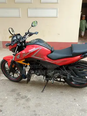 Honda Hornet . 2020