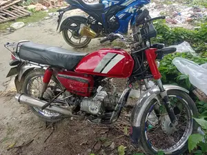 Hero CD Running Motorcycle 2006