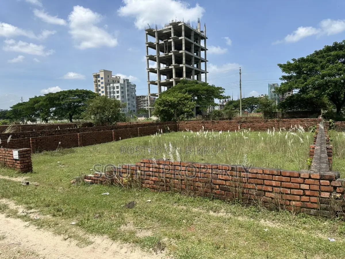 ব্লক-এম, (৫+৫)=১০ কাঠা, দক্ষিণমুখী, বসুন্ধরা আর/এ