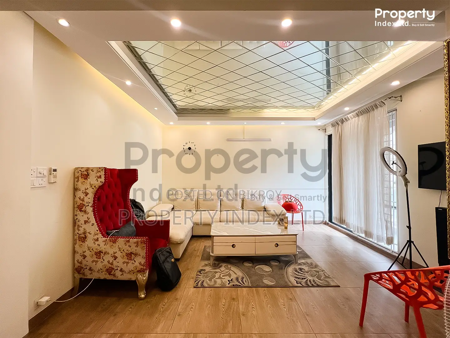 2200 Sq Ft Flat for Sale in Sector 3