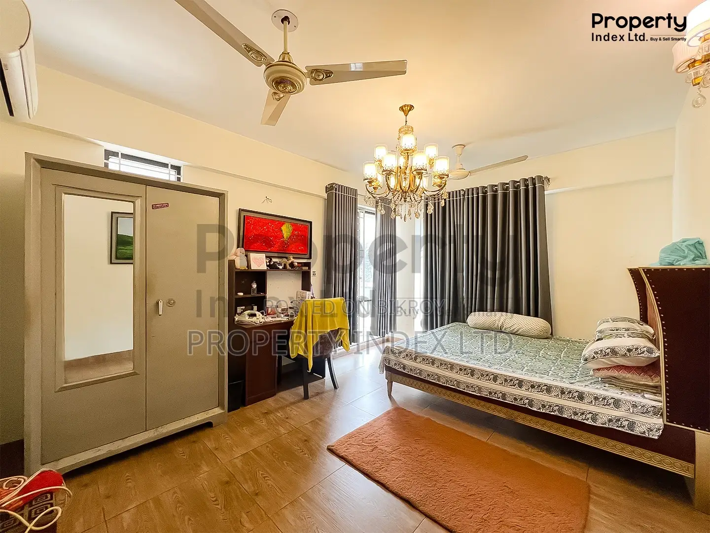 2200 Sq Ft Flat for Sale in Sector 3