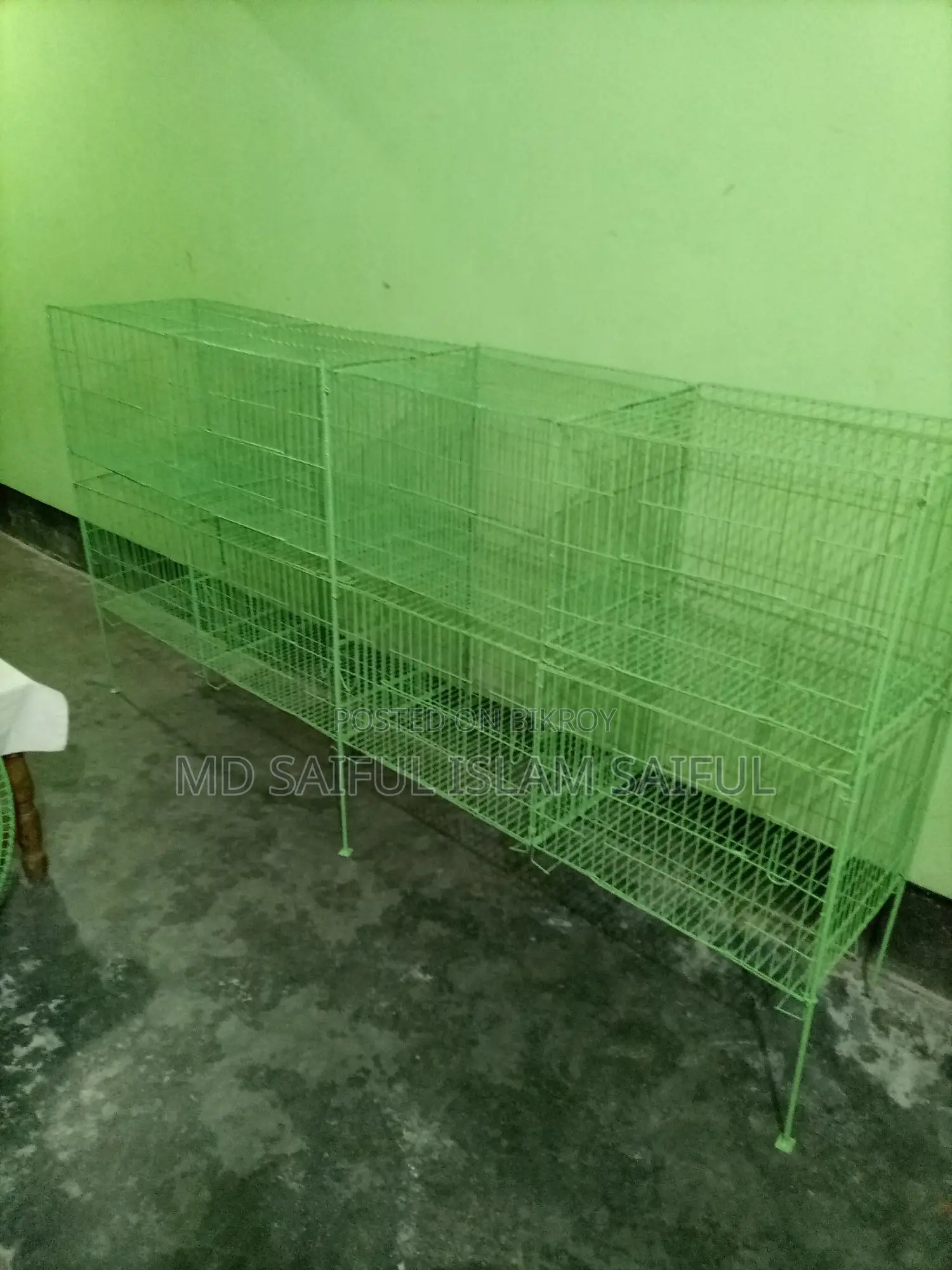 পাখি এবং কবুতরের খাঁচা