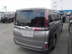 Toyota Noah G-LED 4.0 BROWN 2020