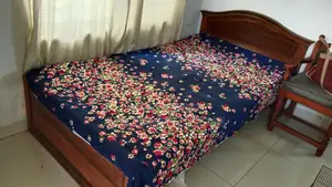 বাসার ব্যবহৃত খাট এবং আলনা বিক্রি